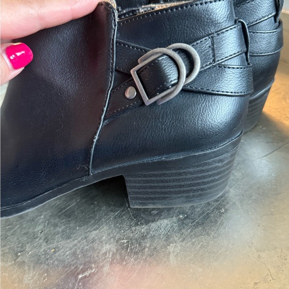 Elegant Black Ankle Booties women’s 7.5 - Picture 3 of 5
